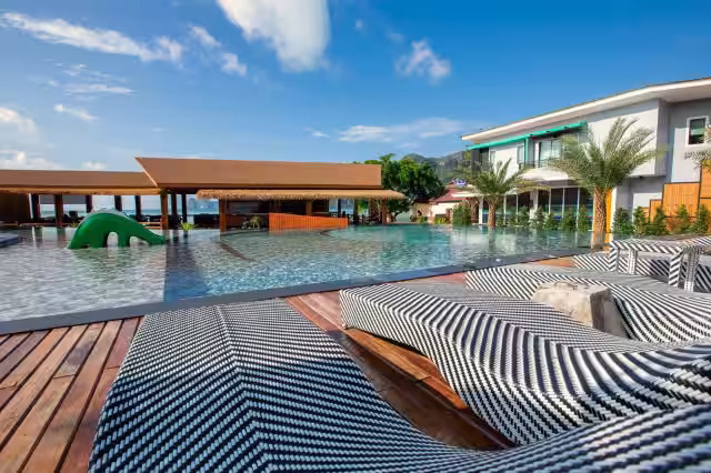 קופיפי אנדמן ביץ' ריזורט | Phi Phi Andaman Beach Resort