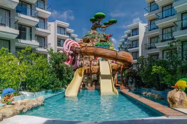 פוקט אמרלד ביץ' ריזורט | Phuket Emerald Beach Resort
