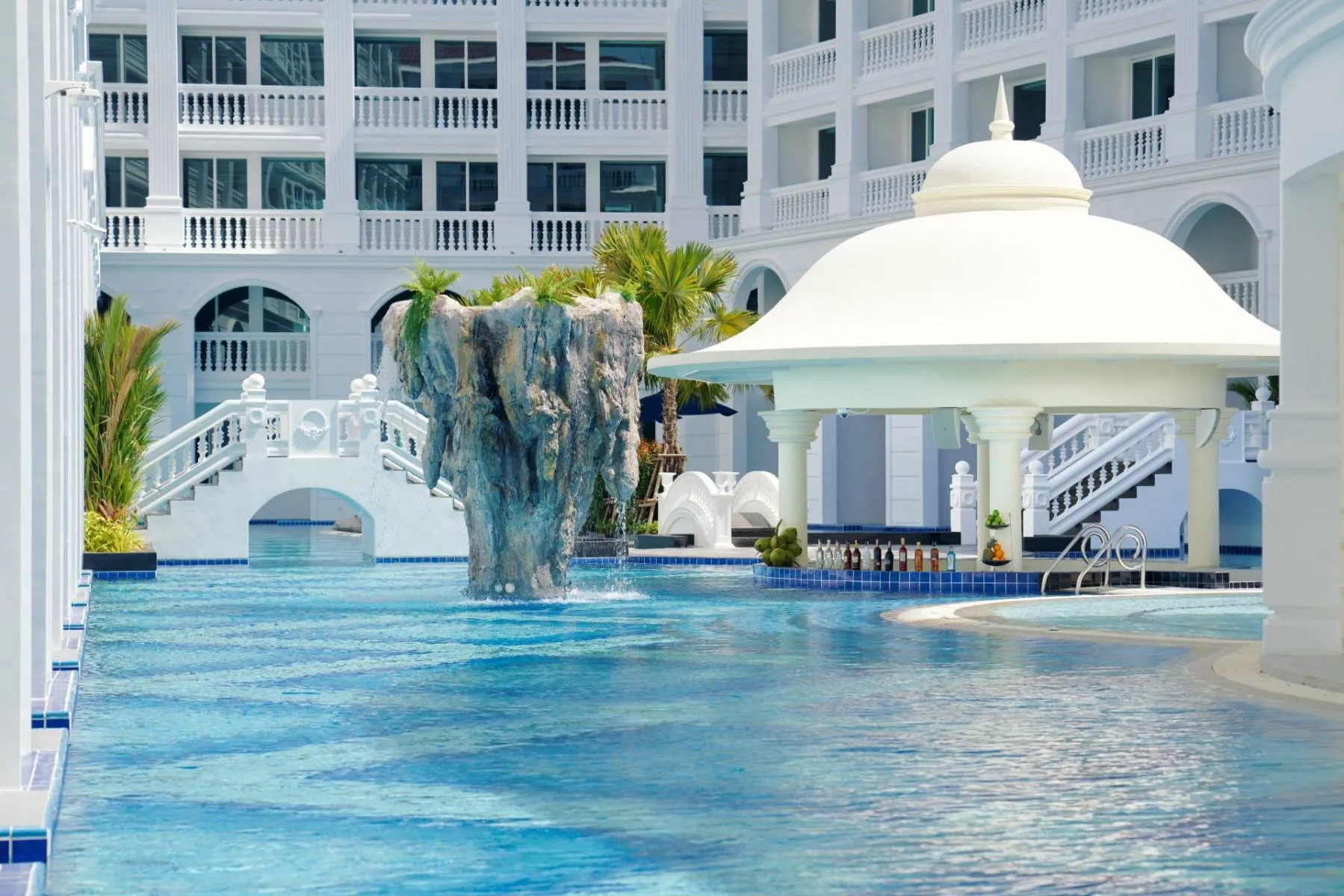 מלון מובנפיק מית' פאטונג פוקט | Mövenpick Myth Hotel Patong Phuket בתאילנד – חוויית אירוח 5 כוכבים - מלון בתאילנד | תמונה 2