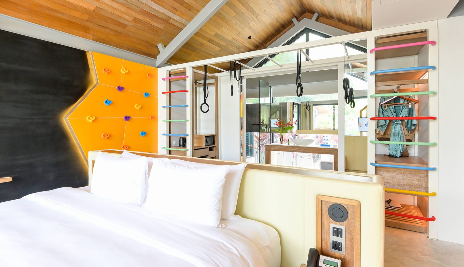 איילנד אסקייפ מבית בורסארי | Island Escape by Burasari - 3