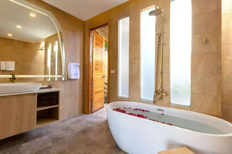 PRIVATE PLUNGE POOL VILLA SEASIDE - ואני גולדן סאנדס קופנגן | Vannee Golden Sands Beachfront Resort - תמונה 2