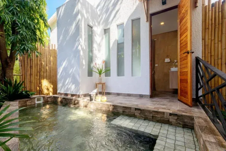 PRIVATE PLUNGE POOL VILLA SEASIDE - ואני גולדן סאנדס קופנגן | Vannee Golden Sands Beachfront Resort - תמונה 3