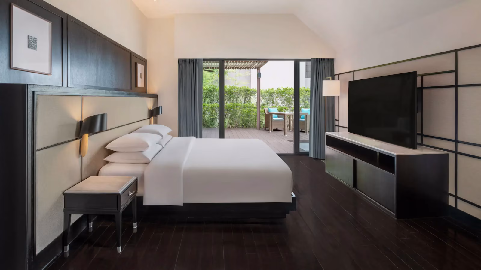 1 King Bed, Terrace Whirlpool - הייאט ריג'נסי פוקט ריזורט | Hyatt Regency Phuket Resort - תמונה 2