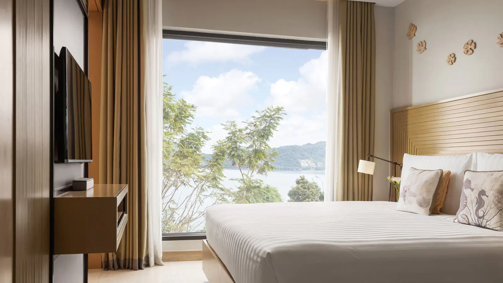 One Bedroom Suite Ocean Coral Lounge - אמארי פוקט | Amari Phuket - תמונה ראשית