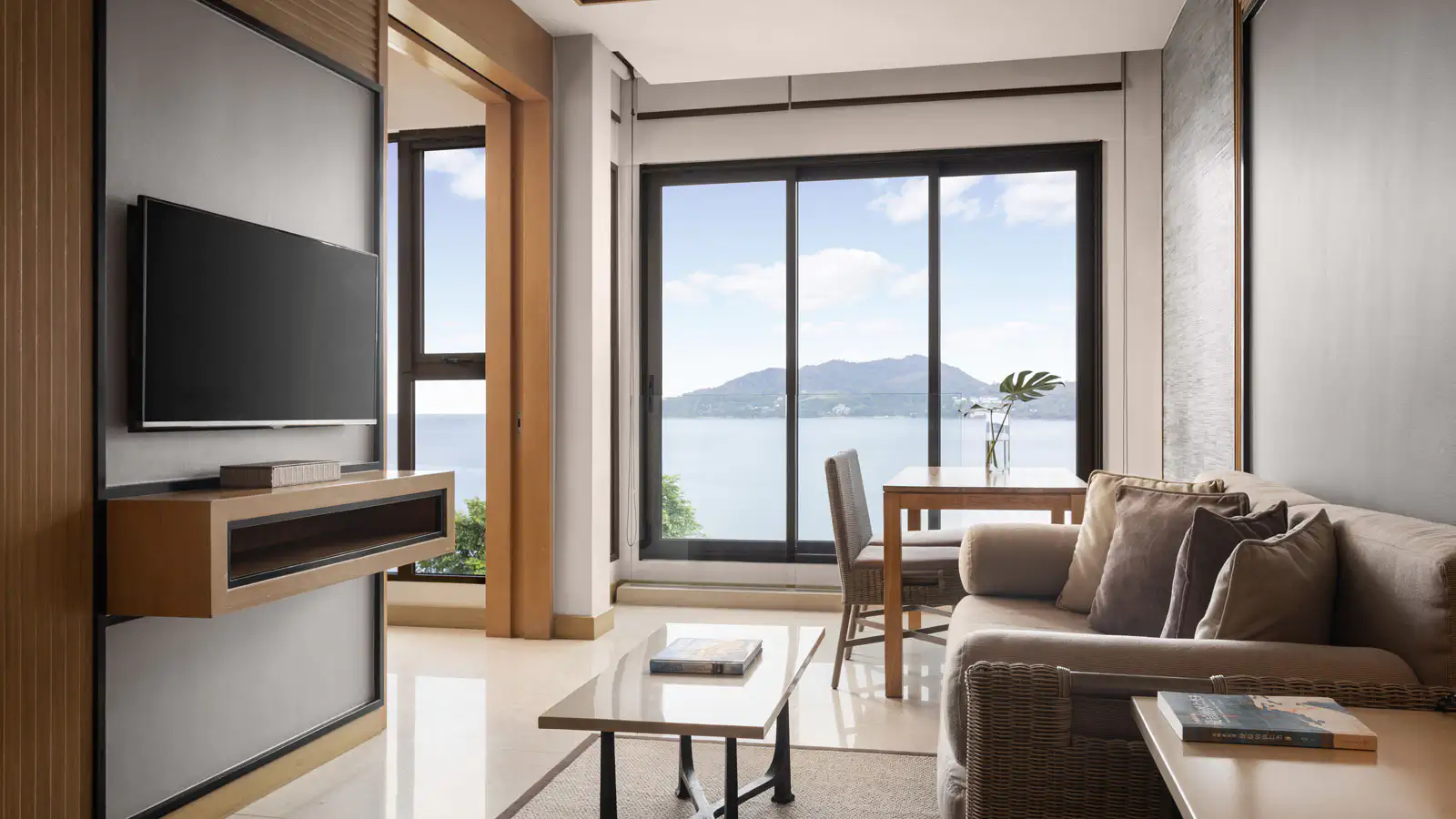 One Bedroom Suite Ocean View Coral Lounge - אמארי פוקט | Amari Phuket - תמונה 2