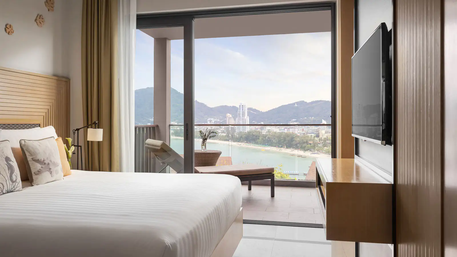 Club One Bedroom Suite Ocean View Balcony - אמארי פוקט | Amari Phuket - תמונה 2