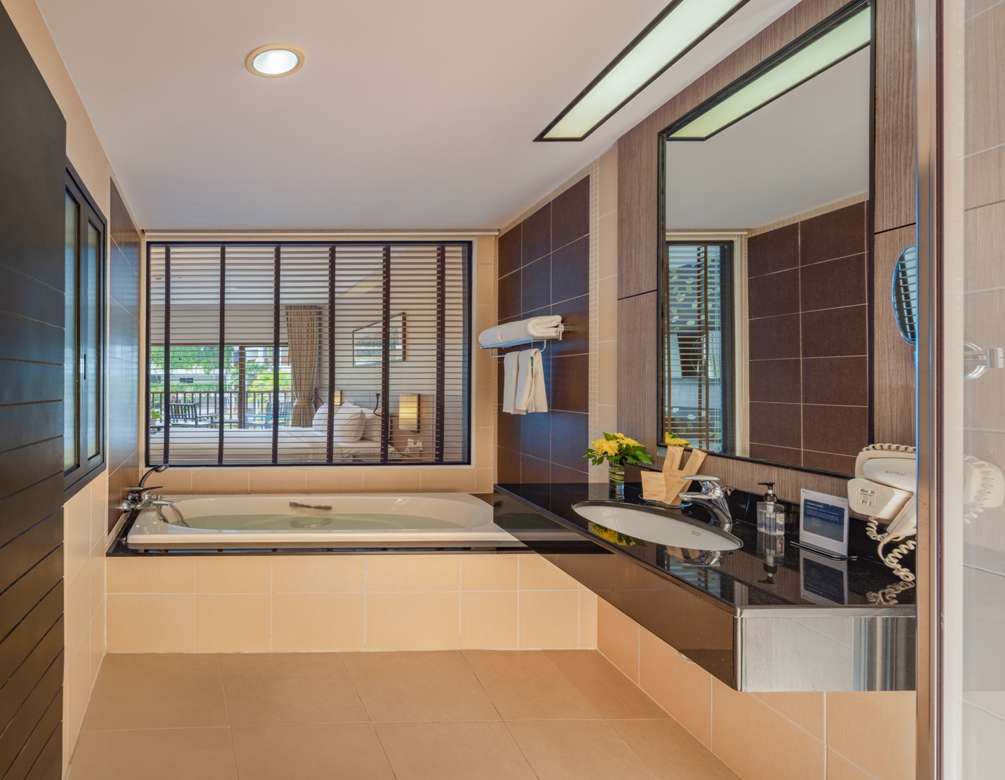 Deluxe Room - דיבאנה פלאזה פוקט | Deevana Plaza Phuket - תמונה 3