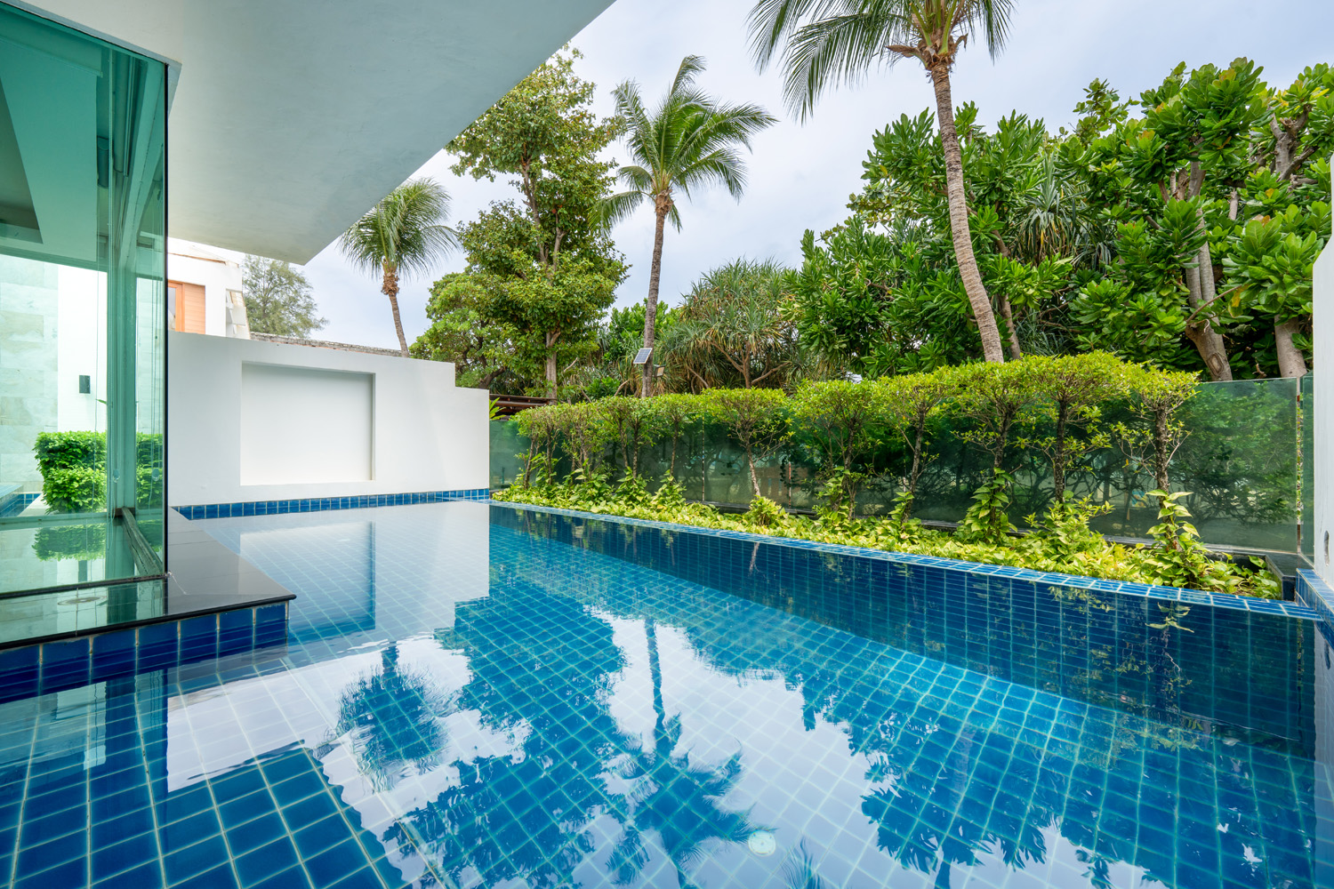 Beachfront Pool Villa - לה פלורה ריזורט פטונג | La Flora Resort Patong - תמונה 3