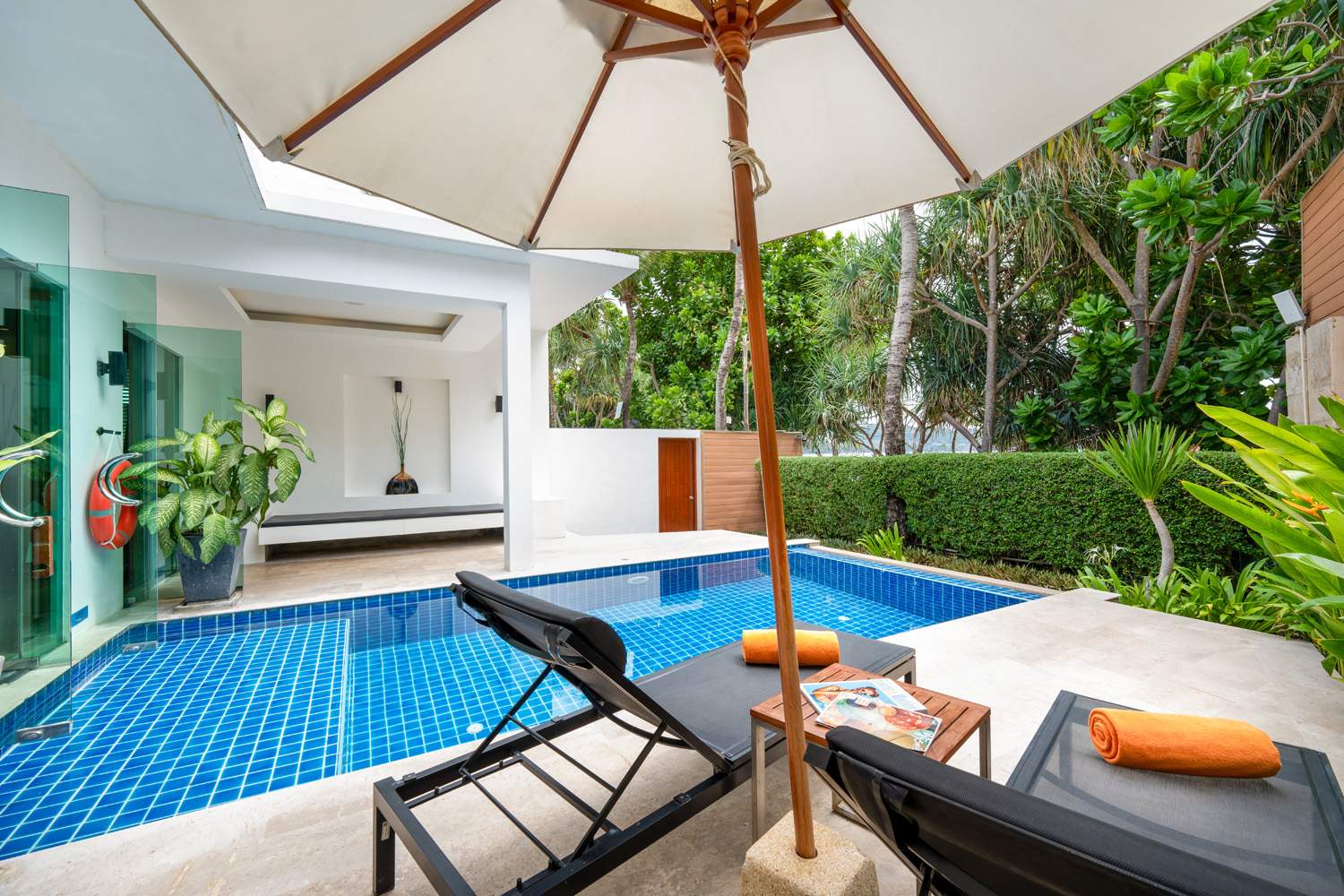 Beachfront Grand Pool Villa 1 Bed - לה פלורה ריזורט פטונג | La Flora Resort Patong - תמונה 2