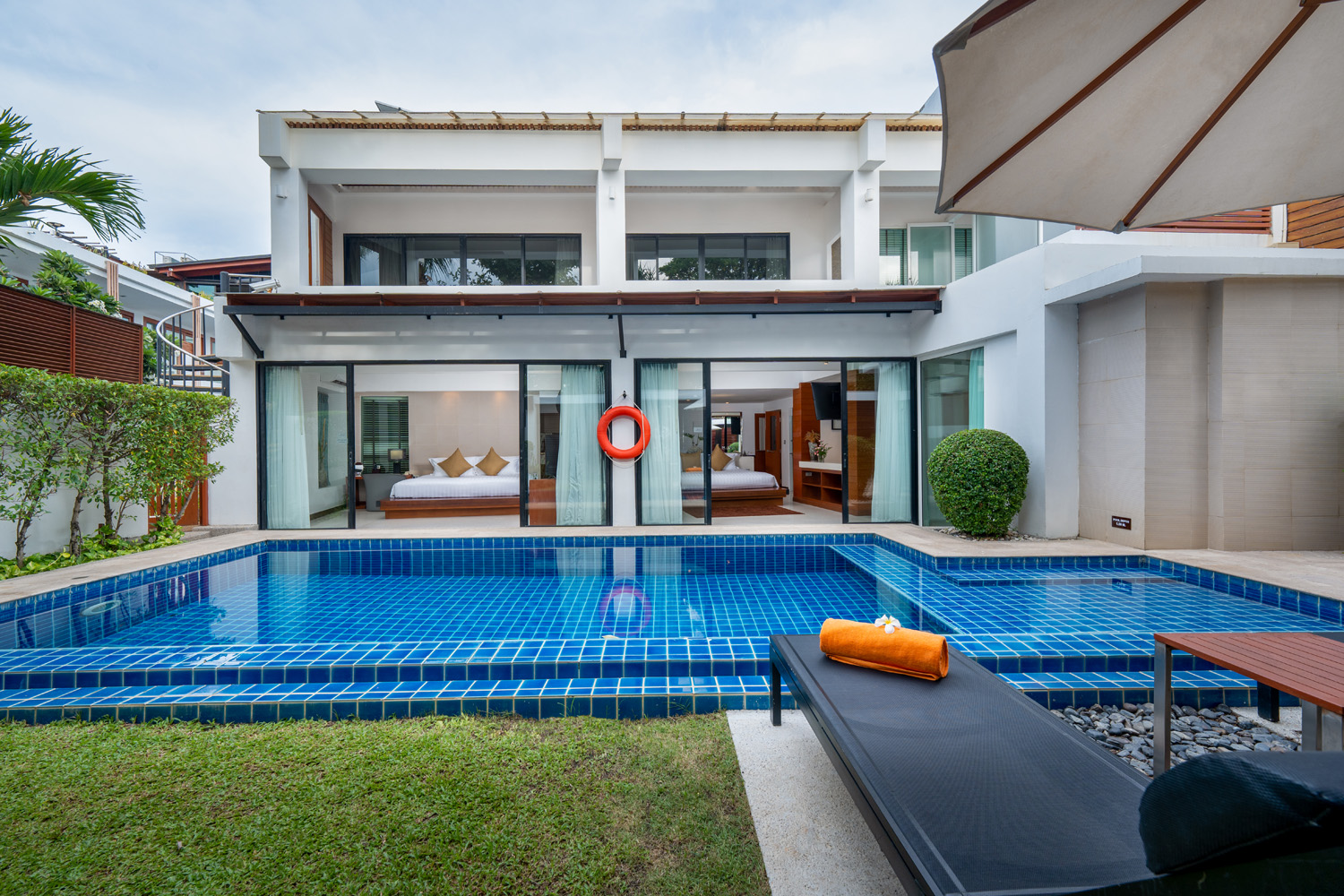 Beachfront Grand Pool Villa 2 Beds - לה פלורה ריזורט פטונג | La Flora Resort Patong - תמונה ראשית
