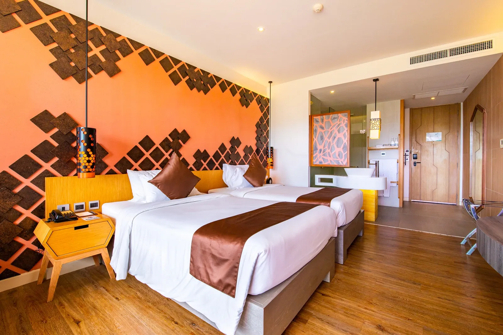Deluxe Partial Seaview - קרסט ריזורט ופול וילות פוקט | Crest Resort & Pool Villas Phuket - תמונה ראשית