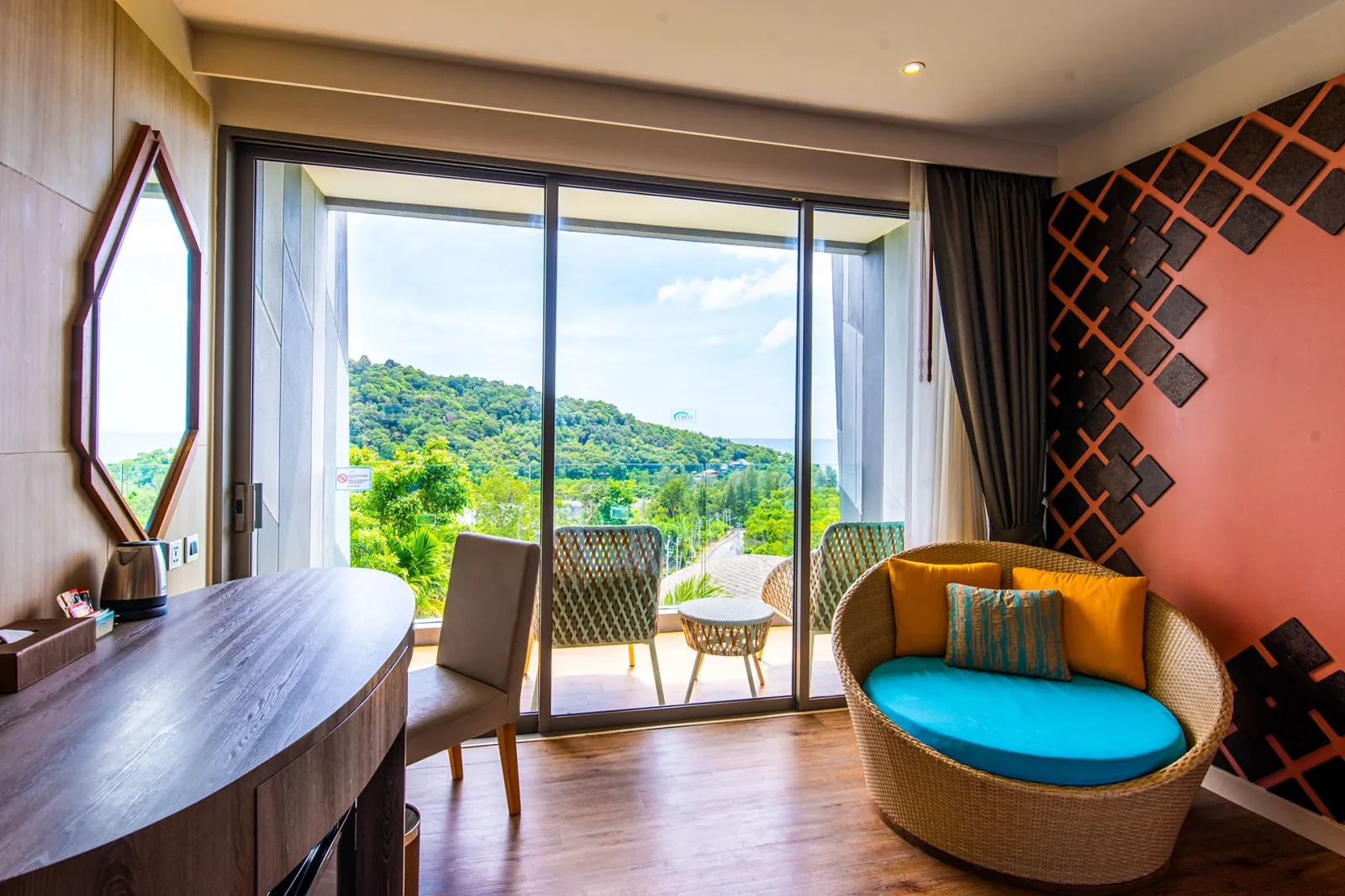 Deluxe Partial Seaview - קרסט ריזורט ופול וילות פוקט | Crest Resort & Pool Villas Phuket - תמונה 3