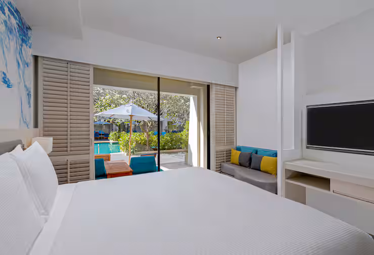 Deluxe Room Pool Side - דאבל טרי מבית הילטון פוקט באן-תאי | DoubleTree by Hilton Phuket Banthai Resort - תמונה 3