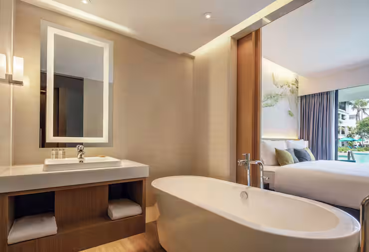 King Deluxe Room with Pool Access - דאבל טרי מבית הילטון פוקט באן-תאי | DoubleTree by Hilton Phuket Banthai Resort - תמונה ראשית