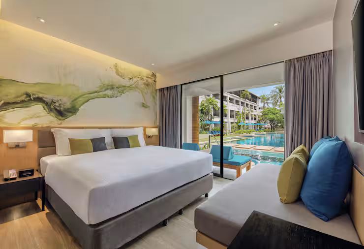 King Deluxe Room with Pool Access - דאבל טרי מבית הילטון פוקט באן-תאי | DoubleTree by Hilton Phuket Banthai Resort - תמונה 3
