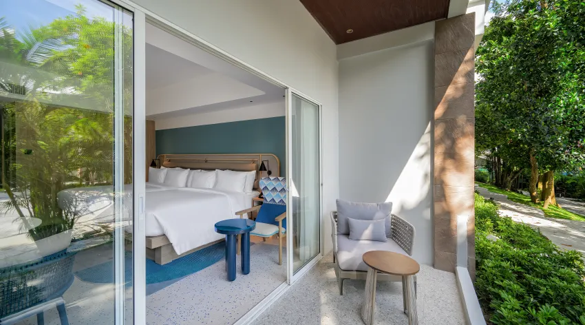 Premium Deluxe Pool View - סנטרה קארון ריזורט פוקט | Centara Karon Resort Phuket - תמונה 2