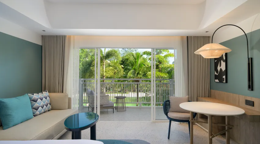 Premium Deluxe Pool View - סנטרה קארון ריזורט פוקט | Centara Karon Resort Phuket - תמונה 3