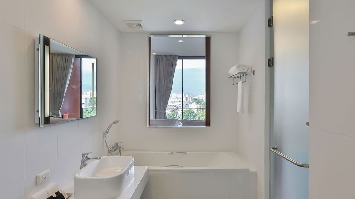 Deluxe Mountain View with Bathtub - איסטין טאן צ'יאנג מאי | Eastin Tan Hotel Chiang Mai - תמונה 3