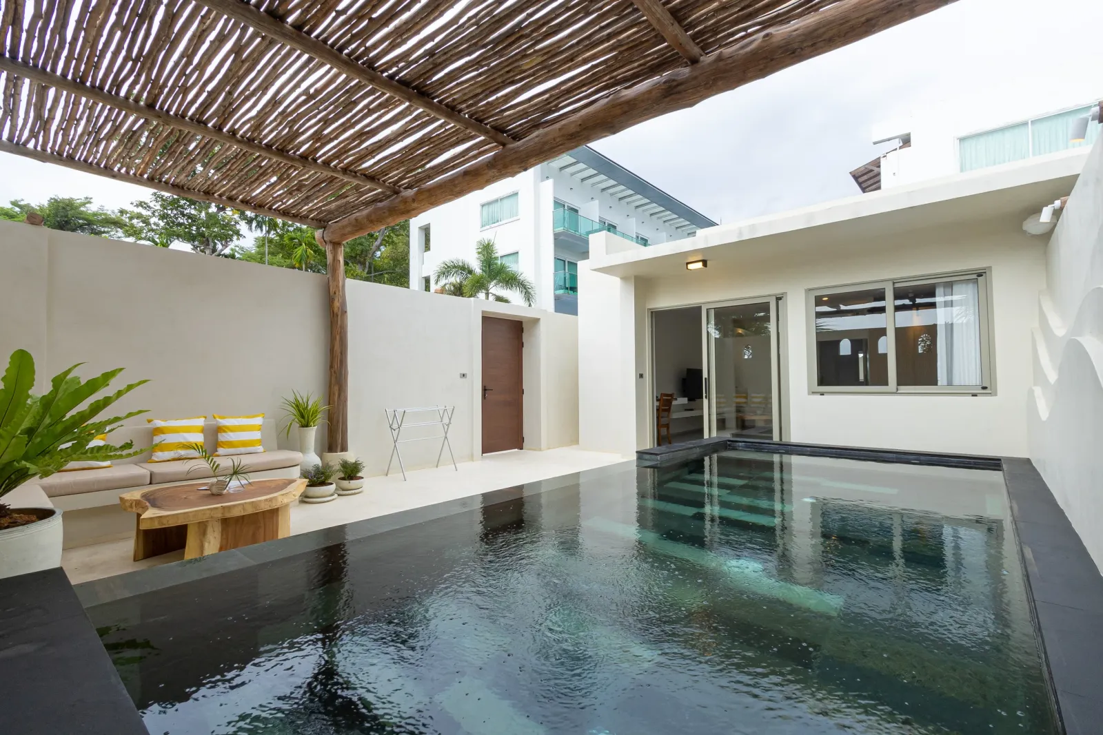 Studio One-Bedroom Pool Villa - קיי סי ביץ' קלאב ופול וילות | KC Beach Club & Pool Villas - תמונה ראשית