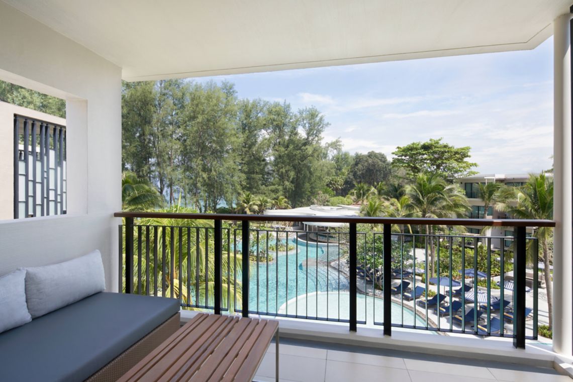 Deluxe Guest room, Pool view, Balcony - לה מרידיאן פוקט מאי קאו | Le Méridien Phuket Mai Khao Beach Resort - תמונה 3