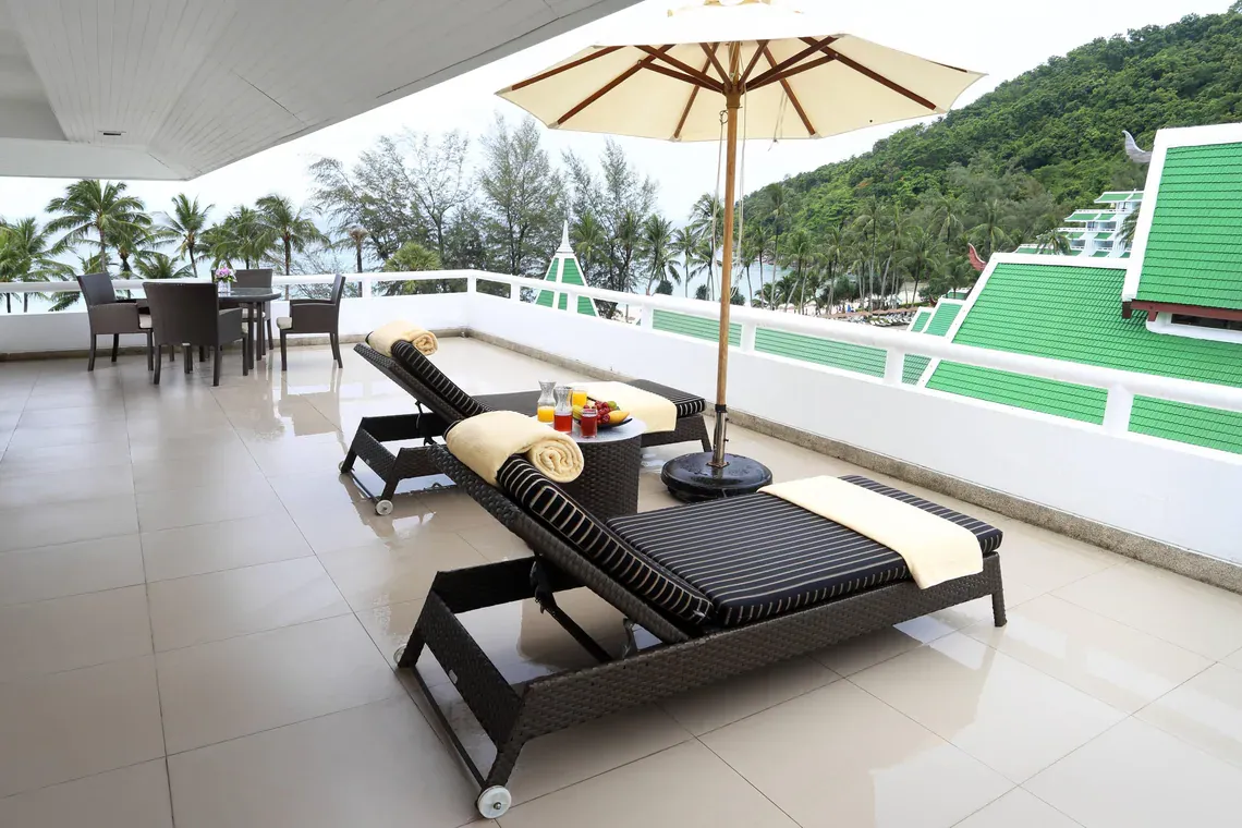 Guest room ocean view terrace - לה מרידיאן פוקט ביץ' ריזורט | Le Méridien Phuket Beach Resort - תמונה 2