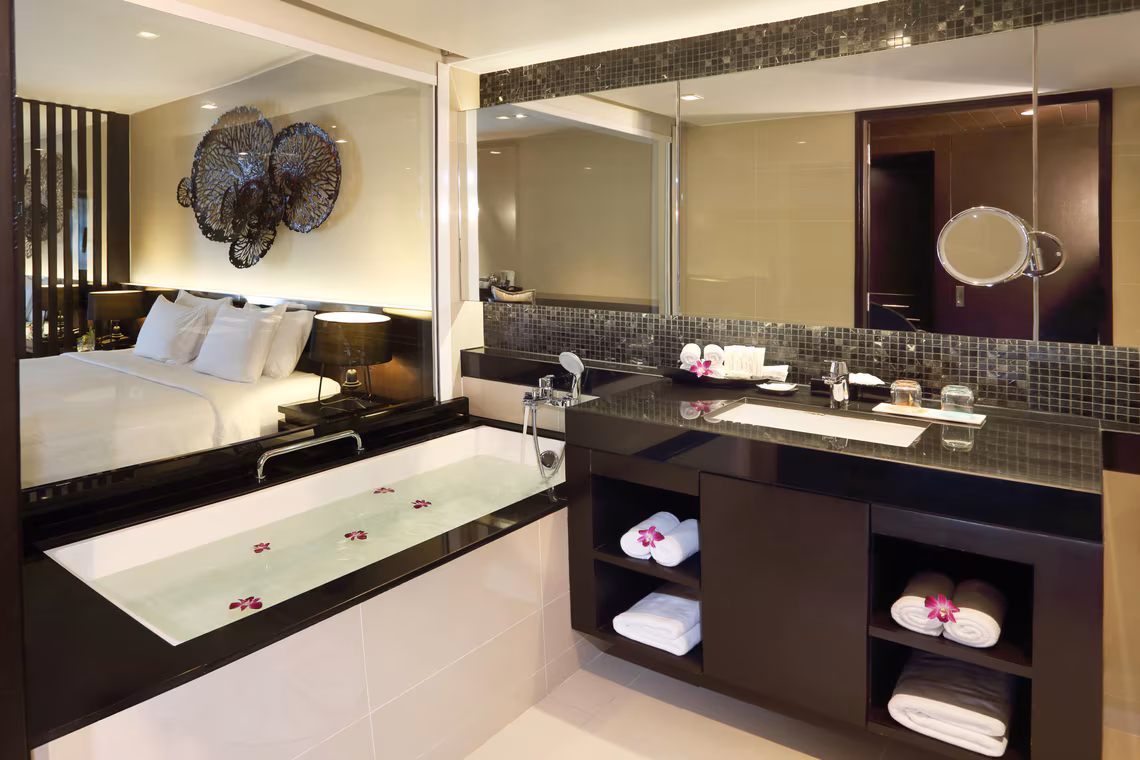 Junior Suite ocean view - לה מרידיאן פוקט ביץ' ריזורט | Le Méridien Phuket Beach Resort - תמונה 2