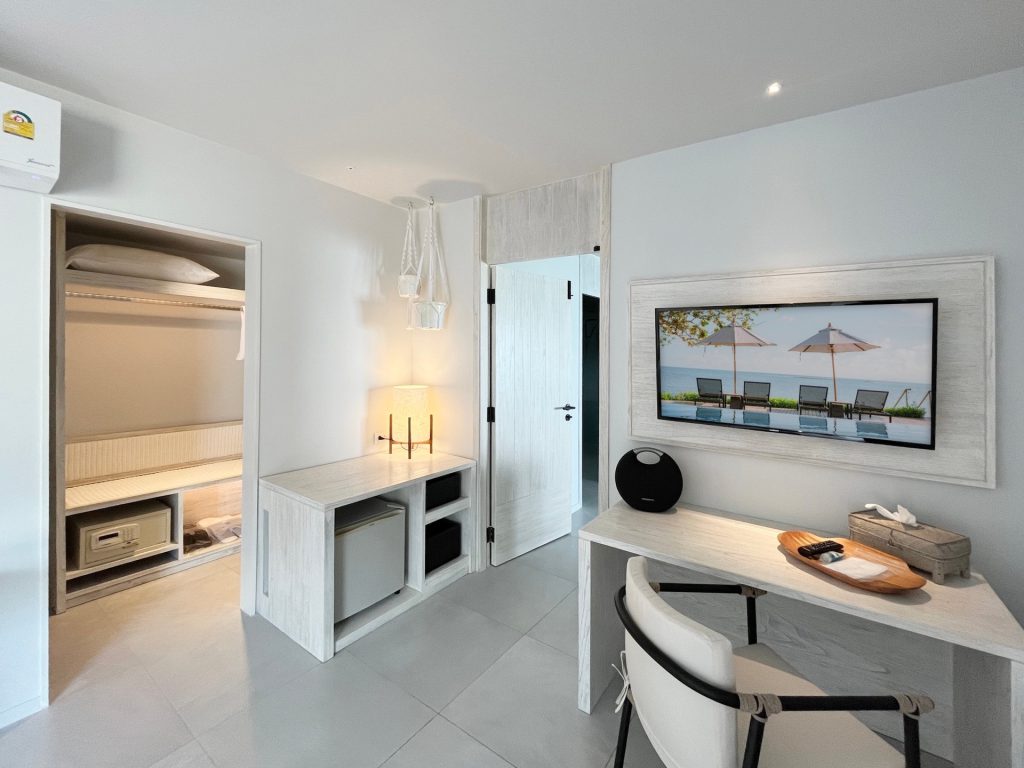 Two bedroom Beachfront with Plunge Pool - רוקיס בוטיק ריזורט קוסמוי | Rocky's Boutique Resort – Veranda Collection Samui - תמונה 3