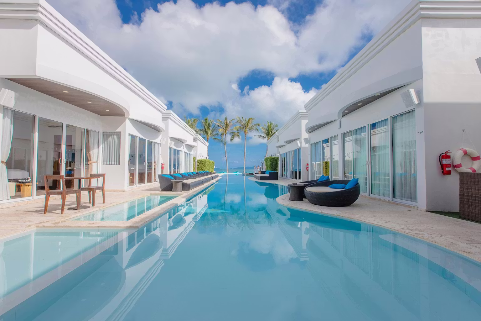 Deluxe Pool Access - דה פריווילג' עזרא ביץ' קלאב | The Privilege Hotel EZRA Beach Club - תמונה ראשית