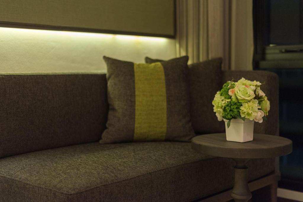 Premier Street View - צ'ילאקס הריטג' קווסאן | Chillax Heritage Hotel Khaosan - תמונה 2